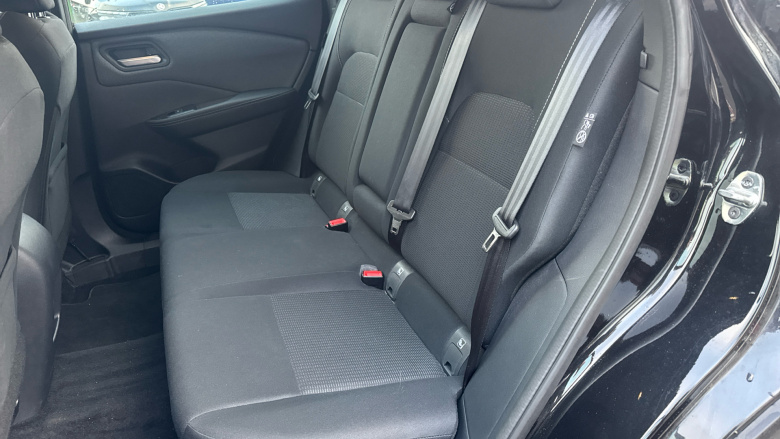 Nissan Qashqai 1.3 DiG-T MH Acenta Premium 5dr Petrol Hatchback